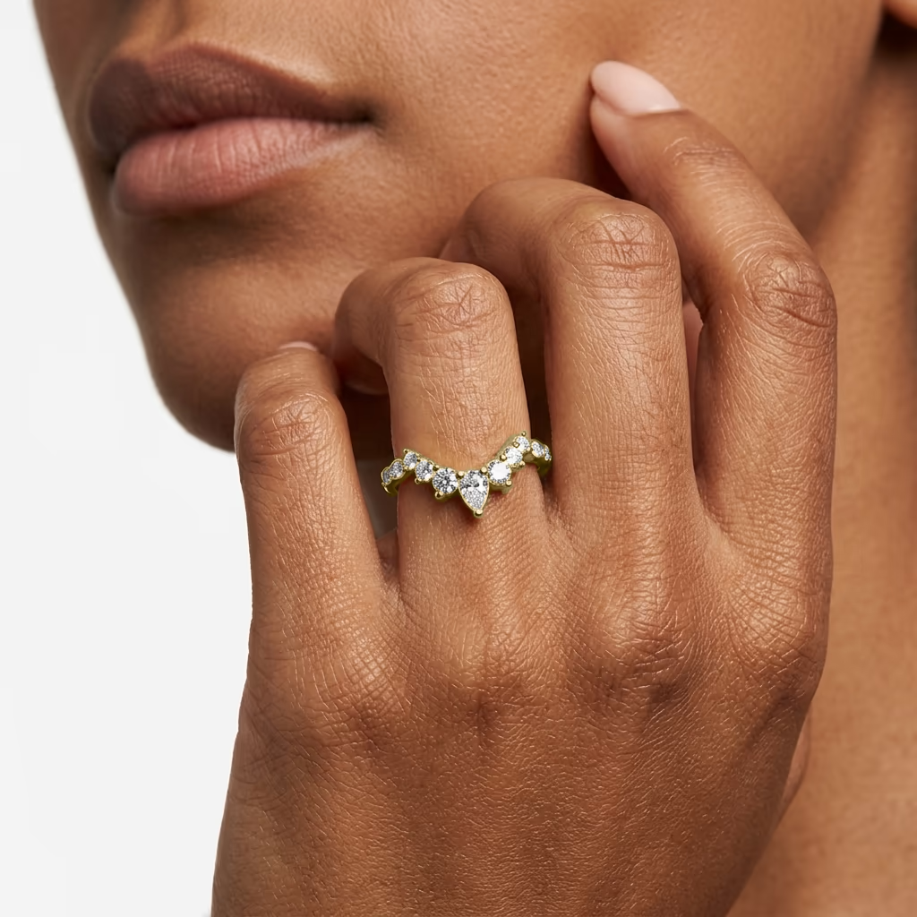 Laci 3/4 ctw Pear and Round Lab Grown Diamond Graduated Curved Band